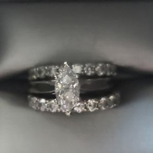 Women's engagement ring set